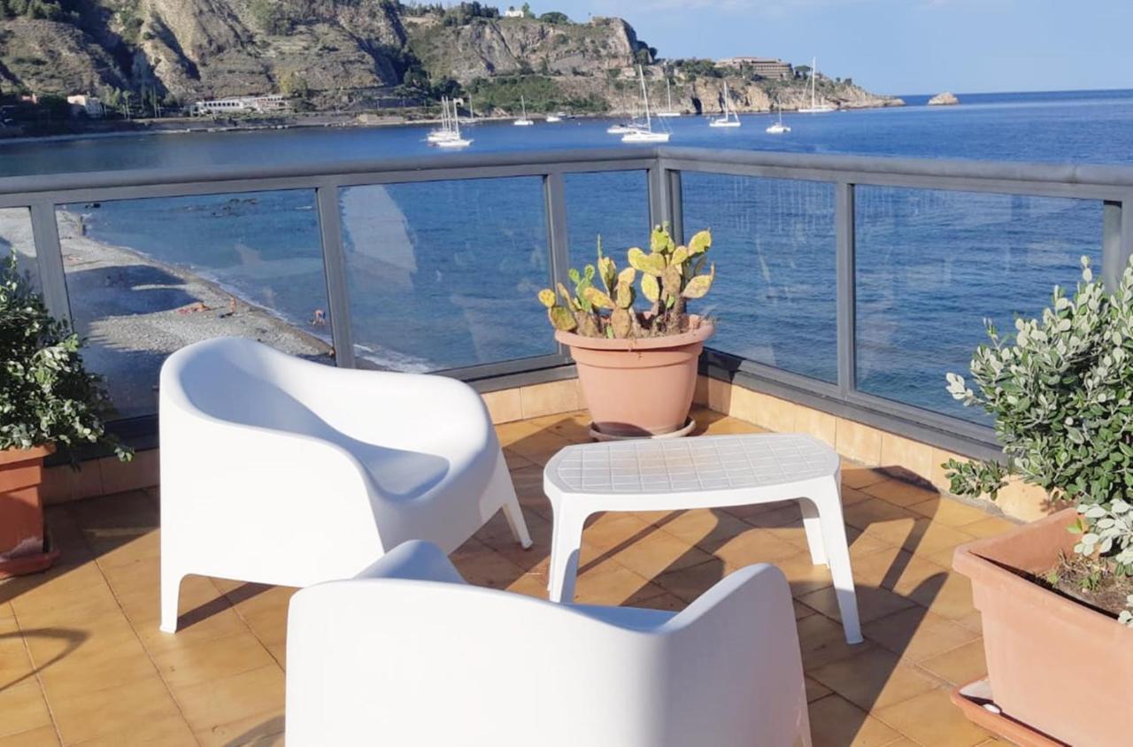 Il Cantone Del Faro Giardini Naxos Dış mekan fotoğraf