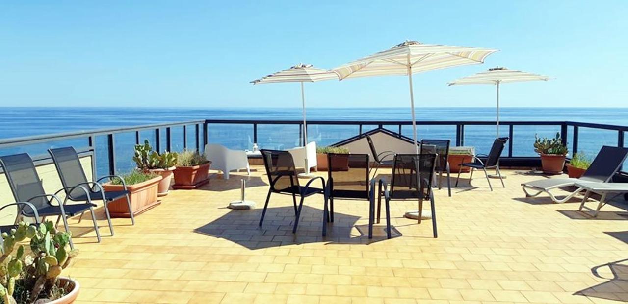 Il Cantone Del Faro Giardini Naxos Dış mekan fotoğraf